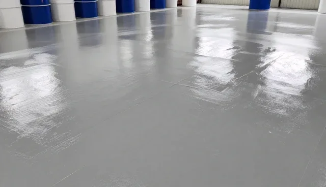 仓储配送在化工原料来料加工中的关键作用与应用场景分析